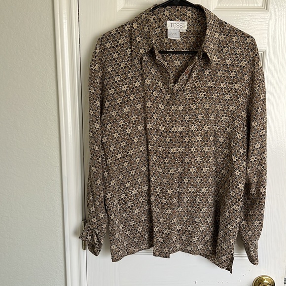 Vintage silk button up - neutral geometric print - Picture 2 of 5